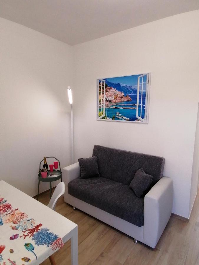 צ'יביטאנובה מארקה Retroscena Apartment In Centro מראה חיצוני תמונה