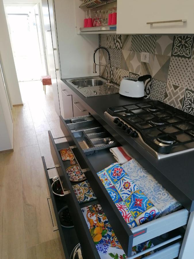 צ'יביטאנובה מארקה Retroscena Apartment In Centro מראה חיצוני תמונה