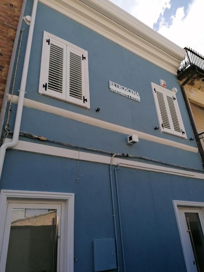 צ'יביטאנובה מארקה Retroscena Apartment In Centro מראה חיצוני תמונה