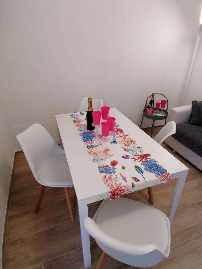 צ'יביטאנובה מארקה Retroscena Apartment In Centro מראה חיצוני תמונה