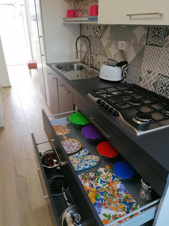 צ'יביטאנובה מארקה Retroscena Apartment In Centro מראה חיצוני תמונה