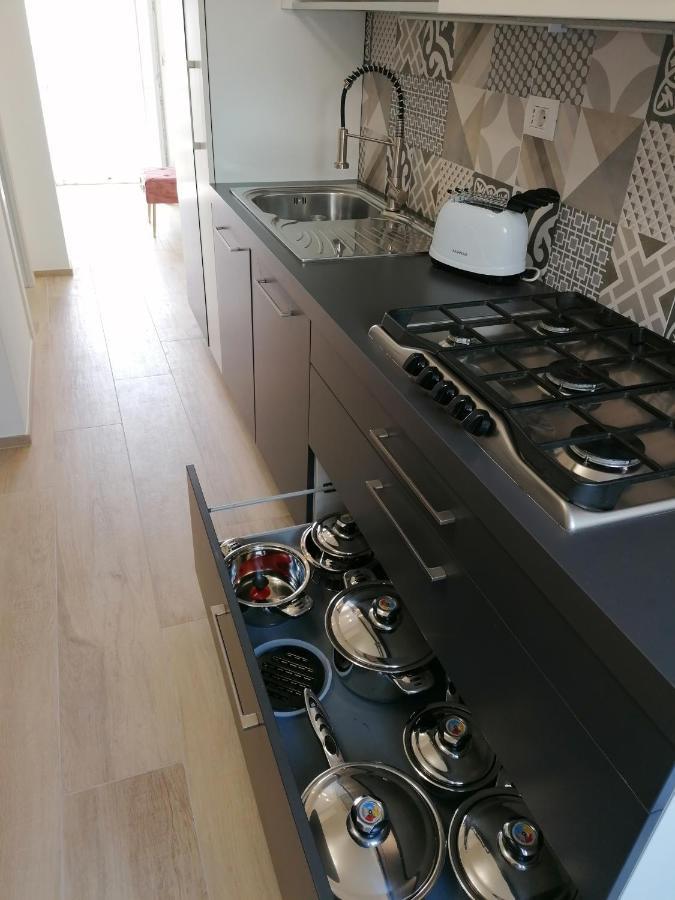 צ'יביטאנובה מארקה Retroscena Apartment In Centro מראה חיצוני תמונה