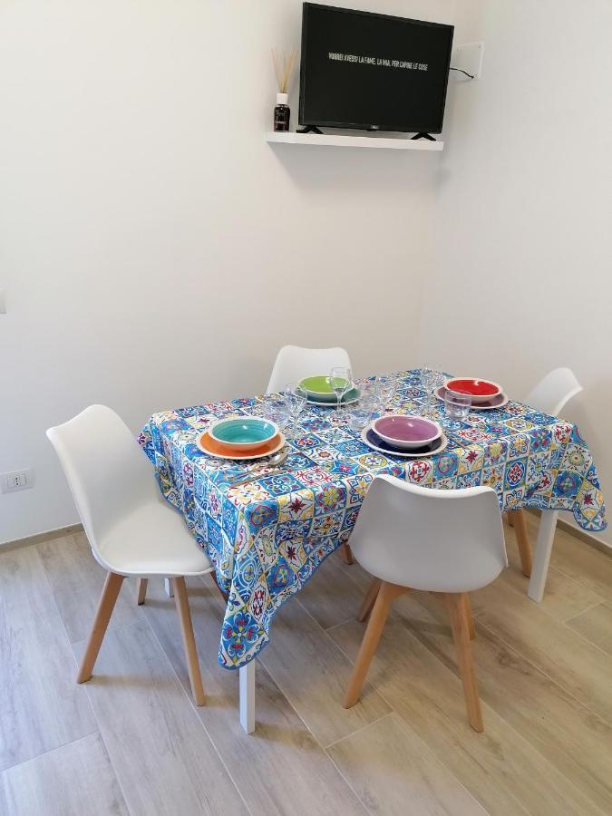 צ'יביטאנובה מארקה Retroscena Apartment In Centro מראה חיצוני תמונה