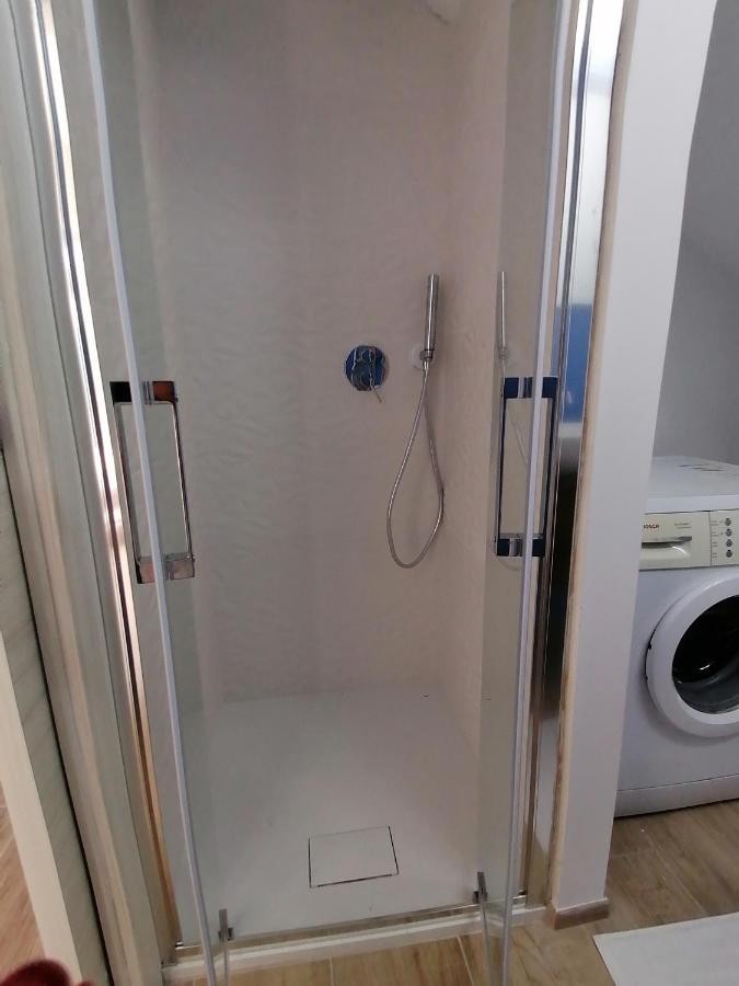 צ'יביטאנובה מארקה Retroscena Apartment In Centro מראה חיצוני תמונה