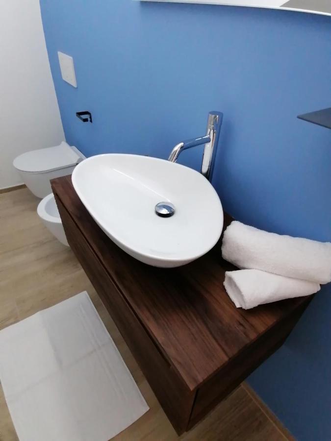 צ'יביטאנובה מארקה Retroscena Apartment In Centro מראה חיצוני תמונה